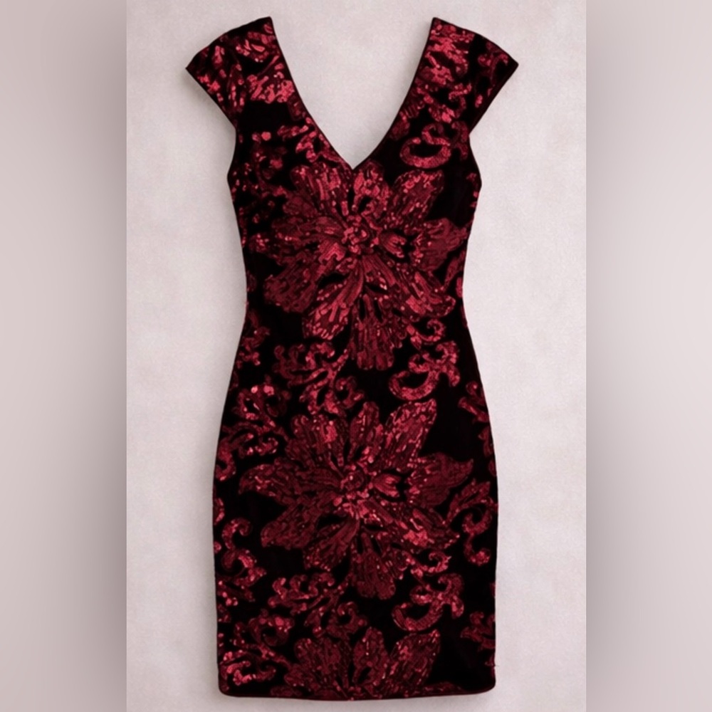 Guess Elegant Sequin Floral Dress - Red and burgundy.